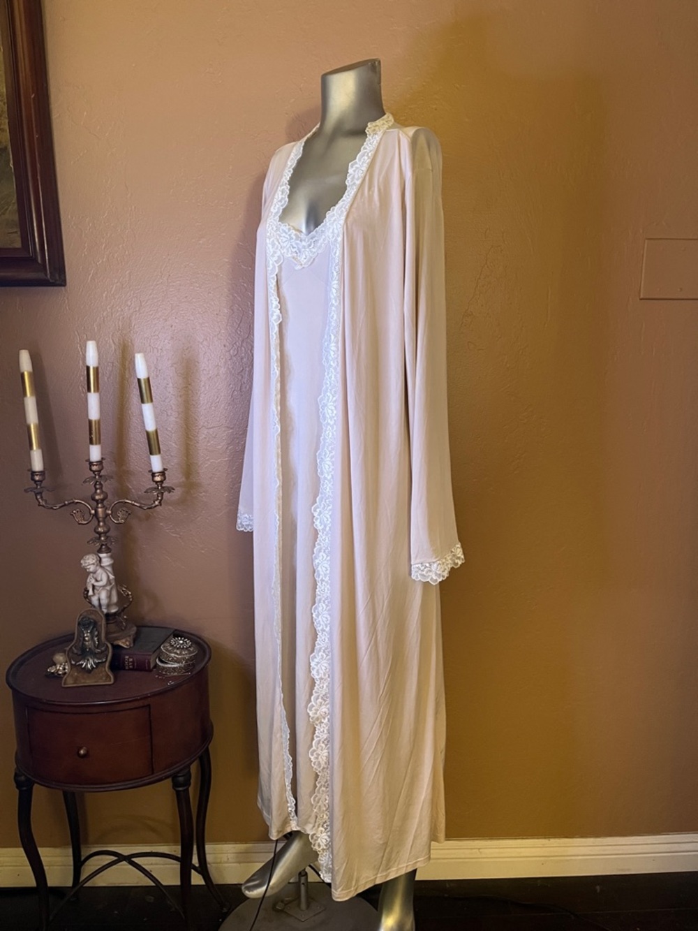 NWOT Vintage Two Piece Blush Pink Night Gown and Robe, 1960’s.  Sz L